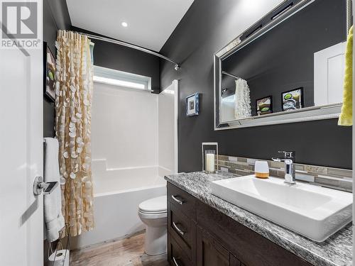 339 Hummingbird Avenue, Vernon, BC - Indoor Photo Showing Bathroom