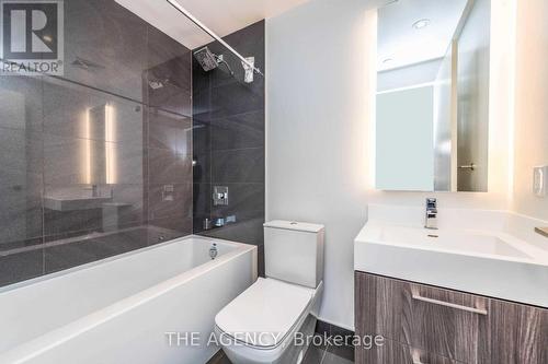 3412 - 1 Yorkville Avenue, Toronto, ON - Indoor Photo Showing Bathroom