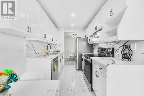 2501 - 100 Antibes Drive, Toronto, ON - Indoor Photo Showing Kitchen