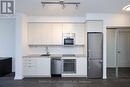 523 - 101 Erskine Avenue, Toronto, ON  - Indoor Photo Showing Kitchen 