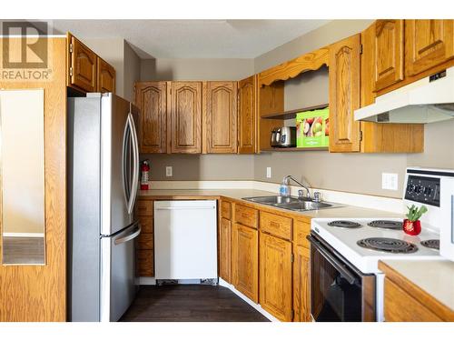 3556 Country Pines Drive, West Kelowna, BC - Indoor Photo Showing Kitchen With Double Sink