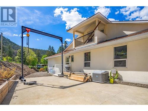 8685 Harbour Heights Road, Vernon, BC - Outdoor