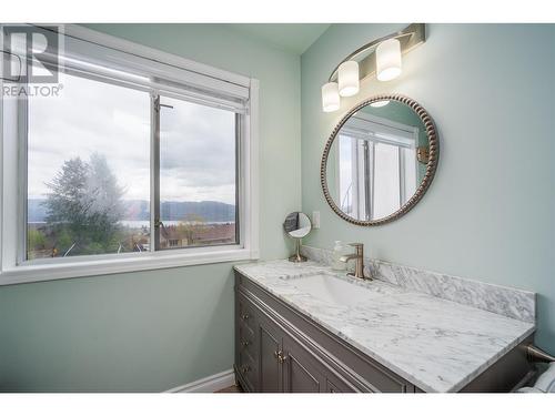 3138 Shetler Drive, West Kelowna, BC - Indoor Photo Showing Bathroom