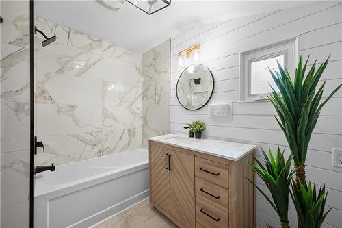 87 Inkerman Street, Guelph, ON - Indoor Photo Showing Bathroom