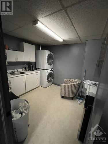 136 Third Avenue, Timmins, ON - Indoor Photo Showing Laundry Room
