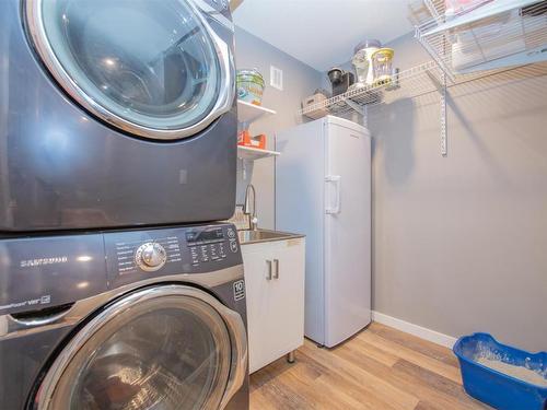 1405 39 B Avenue, Vernon, BC - Indoor Photo Showing Laundry Room