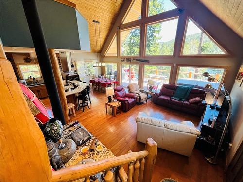 2878 Coalmont Road, Tulameen, BC - Indoor Photo Showing Living Room