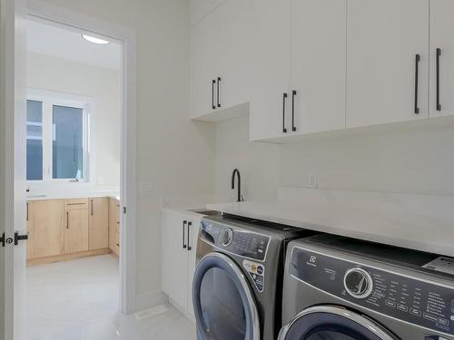 2141 Ensign, West Kelowna, BC - Indoor Photo Showing Laundry Room