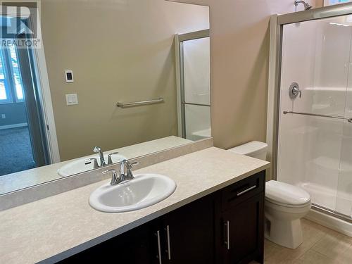 151 Beatty Ave Nw Avenue Nw Unit# 6, Salmon Arm, BC - Indoor Photo Showing Bathroom