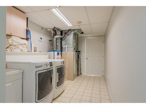 3311 Laburnum Drive, Trail, BC - Indoor Photo Showing Laundry Room