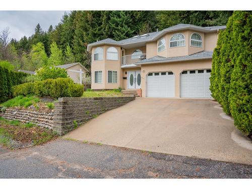 3311 Laburnum Drive, Trail, BC - Outdoor With Facade