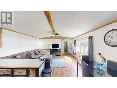 22 3387 Red Bluff Road, Quesnel, BC - Indoor With Fireplace