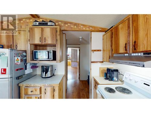 22 3387 Red Bluff Road, Quesnel, BC - Indoor Photo Showing Kitchen