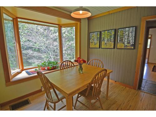 3844 Blewett Road, Nelson, BC - Indoor Photo Showing Dining Room
