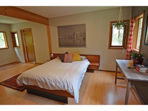 3844 Blewett Road, Nelson, BC - Indoor Photo Showing Bedroom