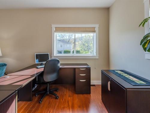 101-123 Green Avenue, Penticton, BC - Indoor Photo Showing Office
