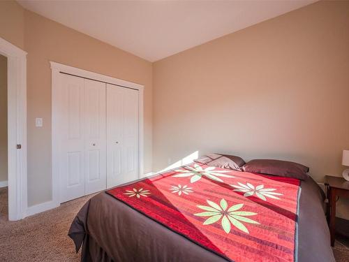 101-123 Green Avenue, Penticton, BC - Indoor Photo Showing Bedroom