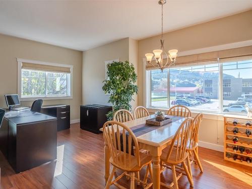 101-123 Green Avenue, Penticton, BC - Indoor Photo Showing Dining Room