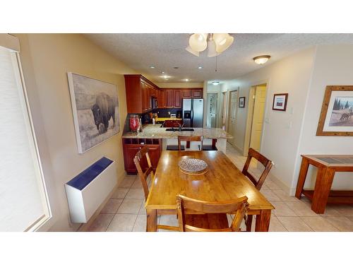 505 - 7307 Prospector Avenue, Radium Hot Springs, BC - Indoor Photo Showing Dining Room