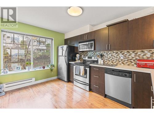 11-1110 Hugh Allan Drive, Kamloops, BC - Indoor Photo Showing Kitchen With Upgraded Kitchen