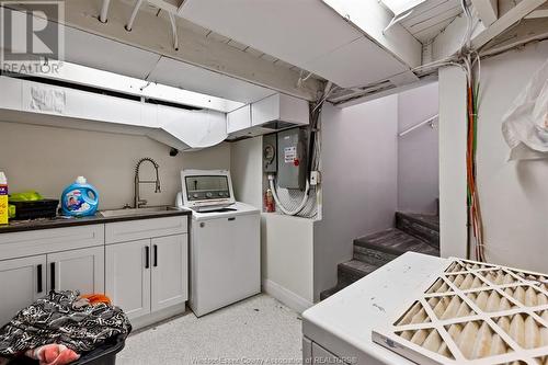 3021 Walker Road, Windsor, ON - Indoor Photo Showing Laundry Room