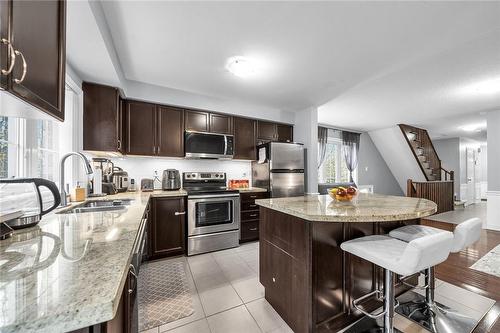 233 Duskywing Way|Unit #35, Oakville, ON - Indoor Photo Showing Kitchen With Double Sink With Upgraded Kitchen
