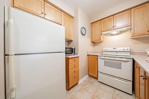 50 Rice Avenue|Unit #27, Hamilton, ON - Indoor Photo Showing Kitchen