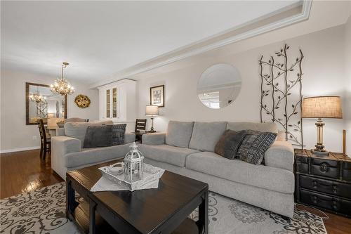 45 Elderberry Avenue, Grimsby, ON - Indoor Photo Showing Living Room