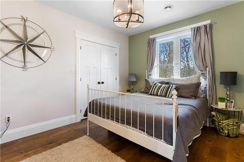 Second Bedroom - 110 Teal Avenue, Stoney Creek, ON - Indoor Photo Showing Bedroom
