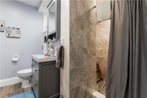 Beautiful 3-Piece Bathroom - 110 Teal Avenue, Stoney Creek, ON - Indoor Photo Showing Bathroom