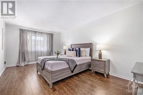 21 Sheppard'S Glen Drive, Ottawa, ON - Indoor Photo Showing Bedroom