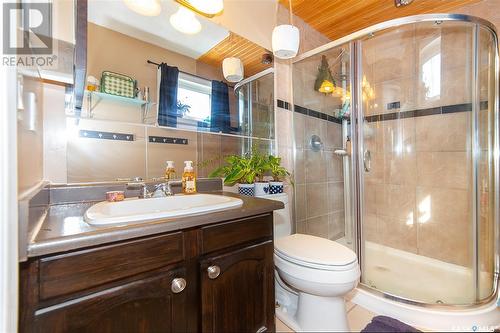 39 Chomyn Crescent, Saskatoon, SK - Indoor Photo Showing Bathroom