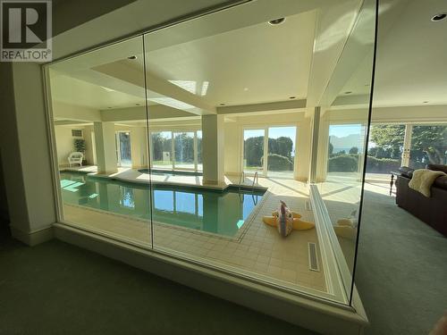 1538 Chippendale Court, West Vancouver, BC - Indoor Photo Showing Other Room With In Ground Pool