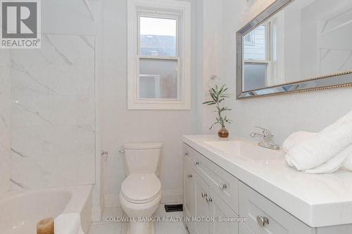 1663 Main Street E, Hamilton, ON - Indoor Photo Showing Bathroom