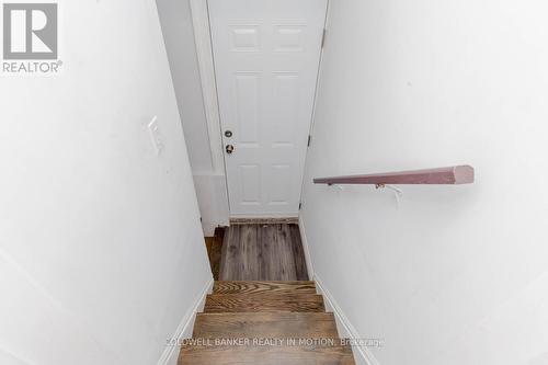 1663 Main Street E, Hamilton, ON - Indoor Photo Showing Other Room