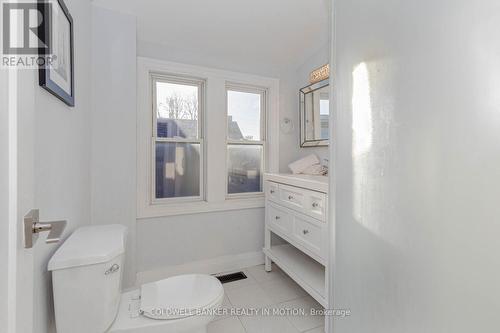 1663 Main Street E, Hamilton, ON - Indoor Photo Showing Bathroom