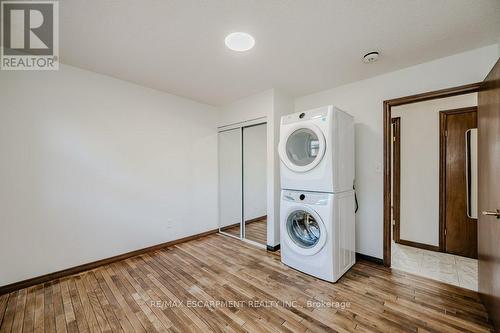 44 Currie Street, St. Catharines, ON - Indoor Photo Showing Laundry Room