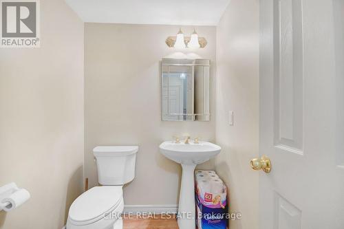 34 Bowcott Crescent, London, ON - Indoor Photo Showing Bathroom