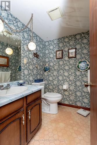 43 Fox Hollow Crescent, London, ON - Indoor Photo Showing Bathroom