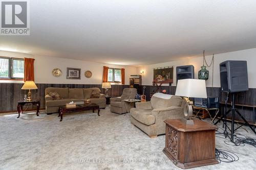 43 Fox Hollow Crescent, London, ON - Indoor Photo Showing Living Room