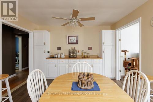334 Regal Drive, London, ON - Indoor Photo Showing Dining Room
