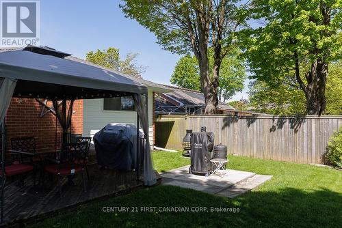 334 Regal Drive, London, ON - Outdoor