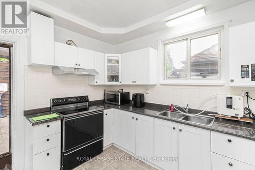 47 Clyde Street, Hamilton (Stipley), ON - Indoor Photo Showing Kitchen With Double Sink