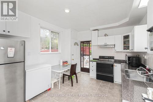 47 Clyde Street, Hamilton, ON - Indoor Photo Showing Kitchen