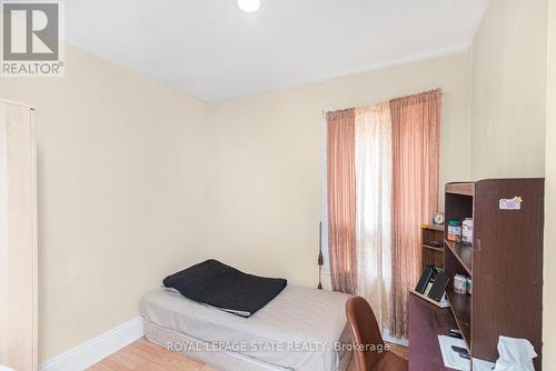 47 Clyde Street, Hamilton, ON - Indoor Photo Showing Bedroom