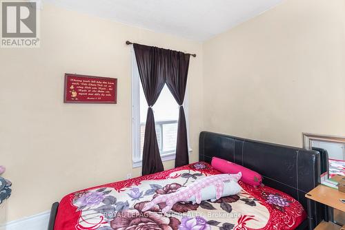 47 Clyde Street, Hamilton (Stipley), ON - Indoor Photo Showing Bedroom