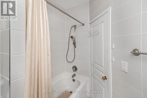 47 Clyde Street, Hamilton, ON - Indoor Photo Showing Bathroom