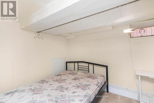 47 Clyde Street, Hamilton (Stipley), ON - Indoor Photo Showing Bedroom