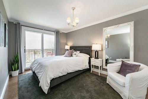 31 Hilts Drive, Hamilton, ON - Indoor Photo Showing Bedroom