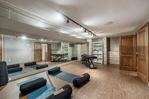 Yoga and spa room Excellent place to relax - 31 Hilts Drive, Hamilton, ON - Indoor Photo Showing Gym Room